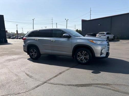 Celestial Silver 2017 Toyota Highlander