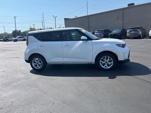 2024 Kia Soul LX