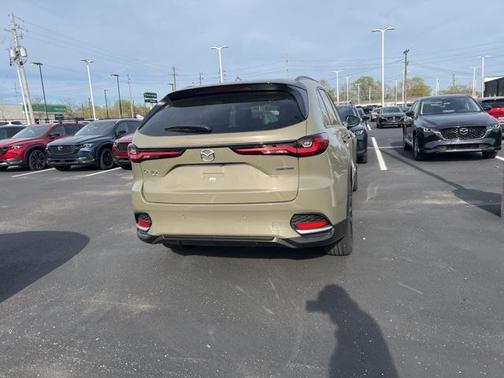 2025 Mazda CX-70 PHEV Premium Package