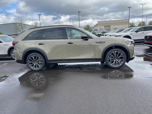 2025 Mazda CX-70 PHEV Premium Package