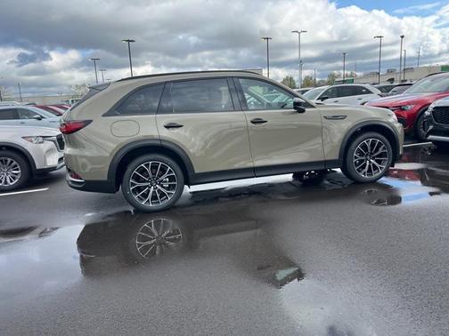 2025 Mazda CX-70 PHEV Premium Package