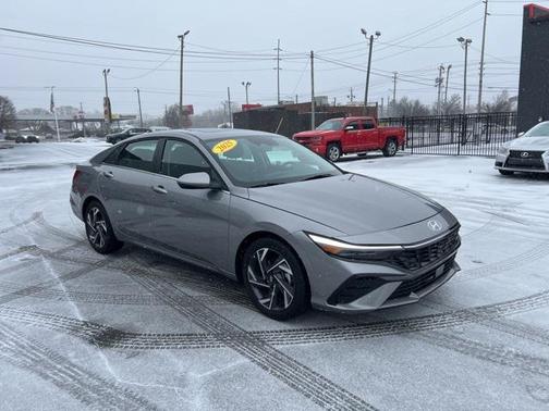 2025 Hyundai ELANTRA SEL