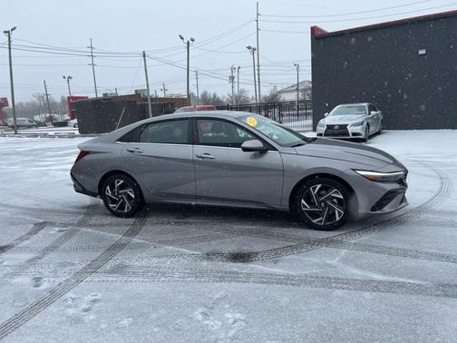 2025 Hyundai ELANTRA SEL