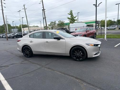 Quartz Metallic 2025 Mazda Mazda3 2.5 S Select Sport