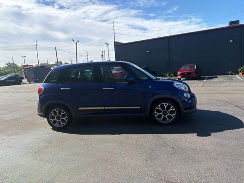 Blue 2015 FIAT 500L Trekking