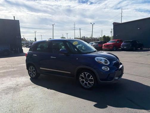 Blue 2015 FIAT 500L Trekking