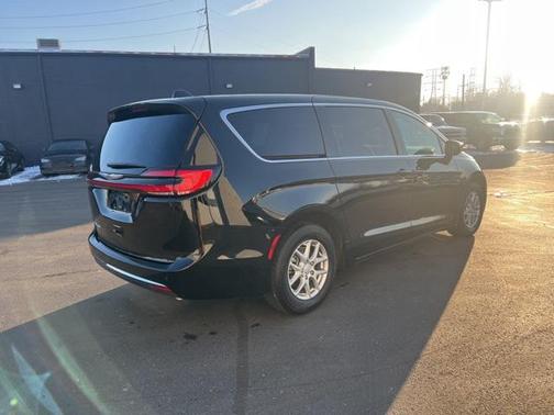 2026 Chrysler Pacifica L