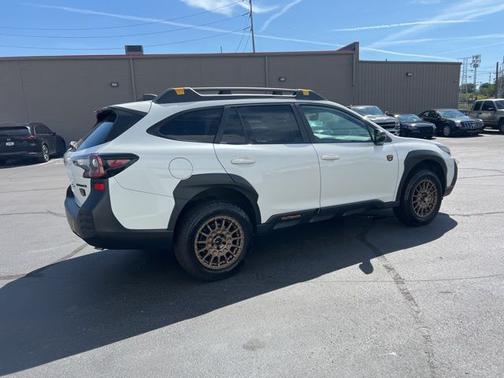 Crystal White Pearl 2023 Subaru Outback Wilderness