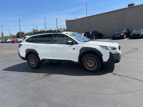 Crystal White Pearl 2023 Subaru Outback Wilderness