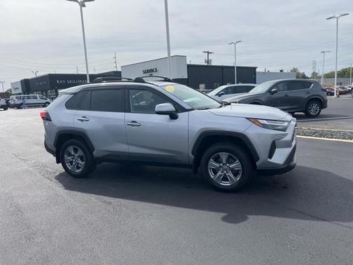 2022 Toyota RAV4 XLE