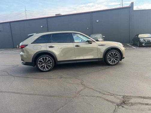 2025 Mazda CX-70 PHEV Premium Package