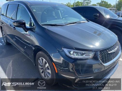 2024 Chrysler Pacifica Hybrid Select