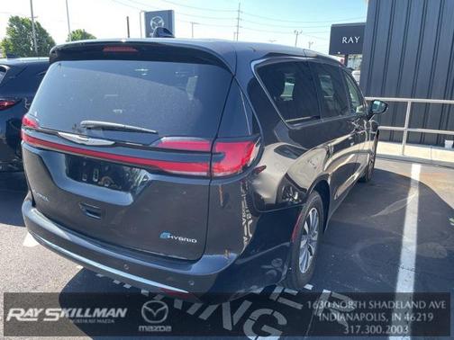 2024 Chrysler Pacifica Hybrid Select
