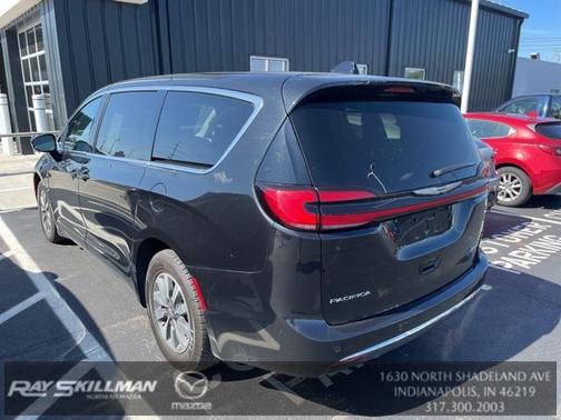 2024 Chrysler Pacifica Hybrid Select
