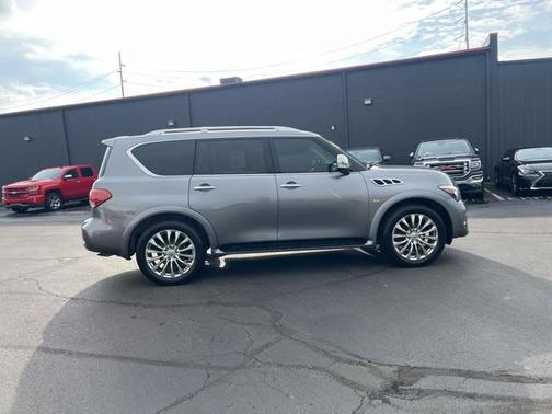 2017 INFINITI QX80 Base