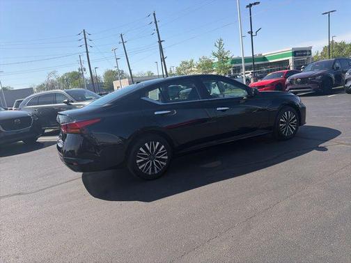 Super Black 2025 Nissan Altima 2.5 SV