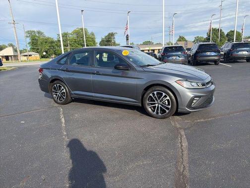 Platinum Gray Metallic 2025 Volkswagen Jetta 1.5T Sport
