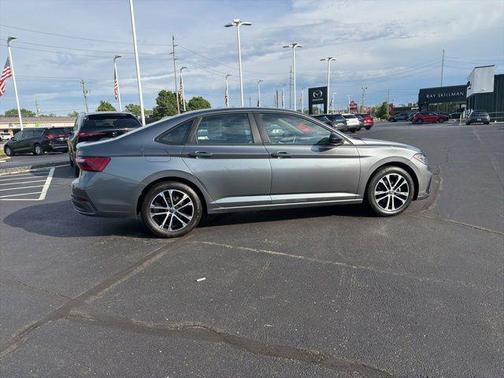 Platinum Gray Metallic 2025 Volkswagen Jetta 1.5T Sport