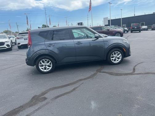2022 Kia Soul LX