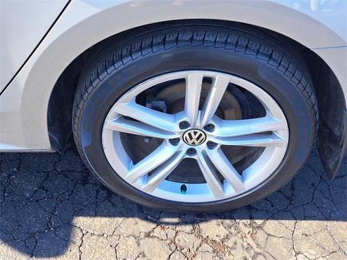 2012 Volkswagen Passat 2.0 TDI SEL Premium