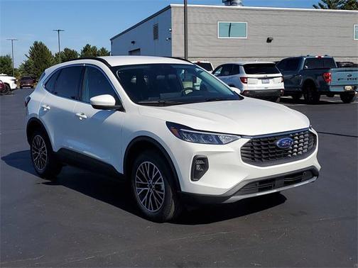 2026 Ford Escape PHEV SE