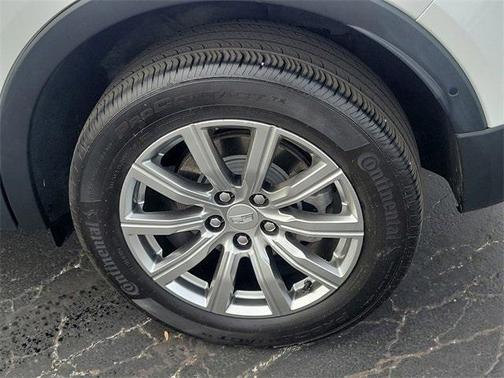 2022 Cadillac XT4 Premium Luxury