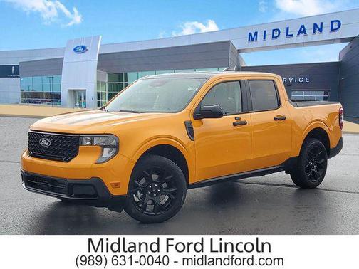 Orange Fury Metallic Tri-Coat 2026 Ford Maverick XLT