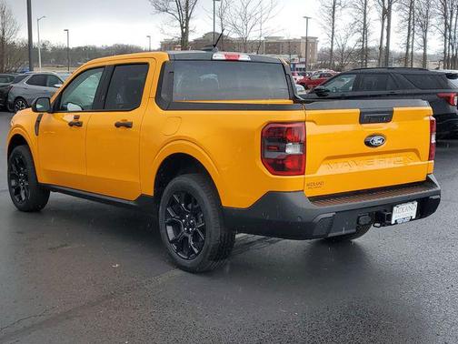 Orange Fury Metallic Tri-Coat 2026 Ford Maverick XLT