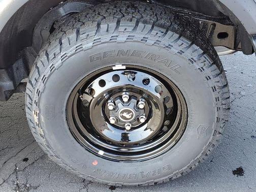 Avalanche Gray 2026 Ford Bronco Outer Banks