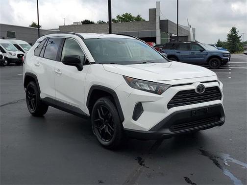 2019 Toyota RAV4 LE