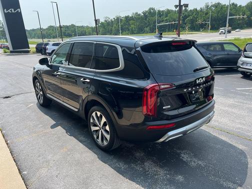 2022 Kia Telluride S