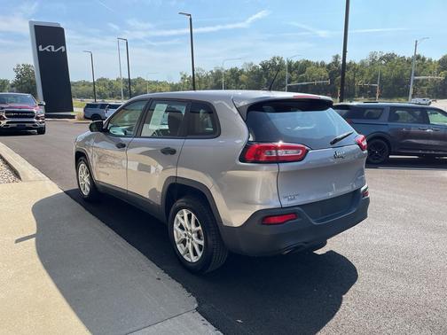 2017 Jeep Cherokee Sport