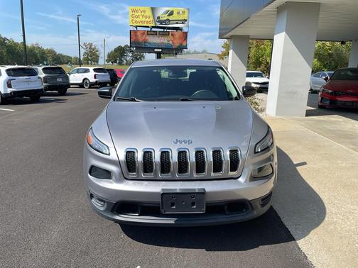 2017 Jeep Cherokee Sport