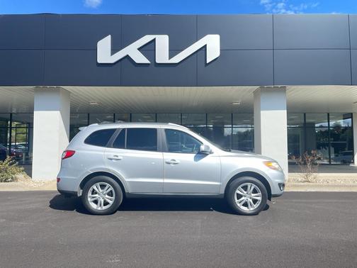 2011 Hyundai SANTA FE SE