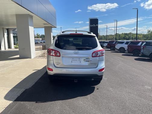 2011 Hyundai SANTA FE SE