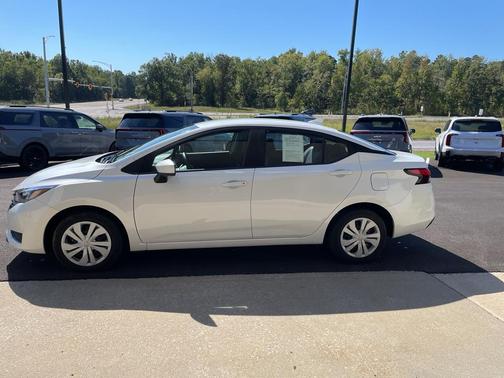 2025 Nissan Versa 1.6 SV