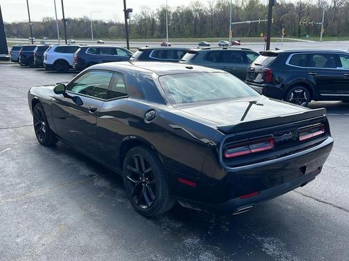 2021 Dodge Challenger SXT