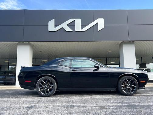 2021 Dodge Challenger SXT