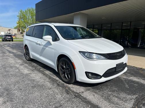 2019 Chrysler Pacifica Touring-L Plus