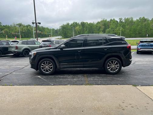 2024 GMC Terrain SLT