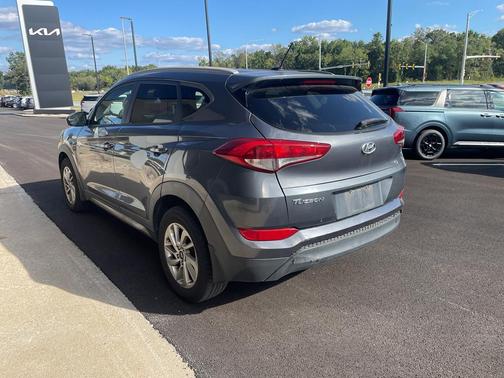 2016 Hyundai TUCSON SE
