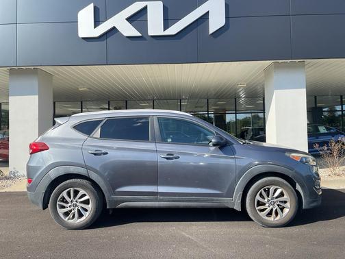 2016 Hyundai TUCSON SE