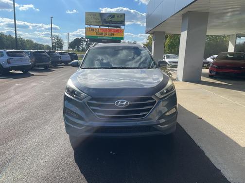 2016 Hyundai TUCSON SE