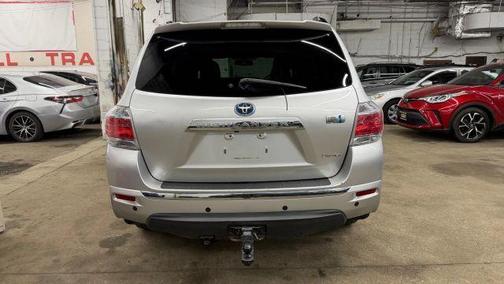 Silver 2011 Toyota Highlander Hybrid Limited