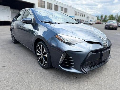 Gray 2018 Toyota Corolla SE