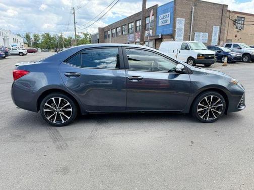 Gray 2018 Toyota Corolla SE