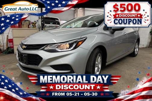 Silver 2017 Chevrolet Cruze LT