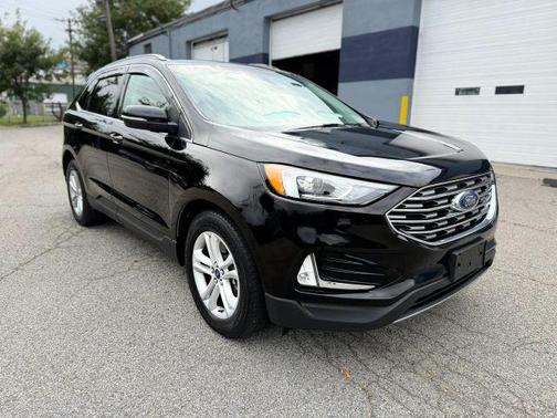 Black 2020 Ford Edge SEL