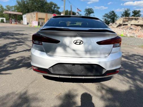 Silver 2019 Hyundai ELANTRA SE