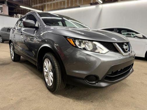 Gun Metallic 2017 Nissan Rogue Sport S